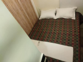 Near Airport AC Couple Friendly Small Cozy Room at a Budget Inn